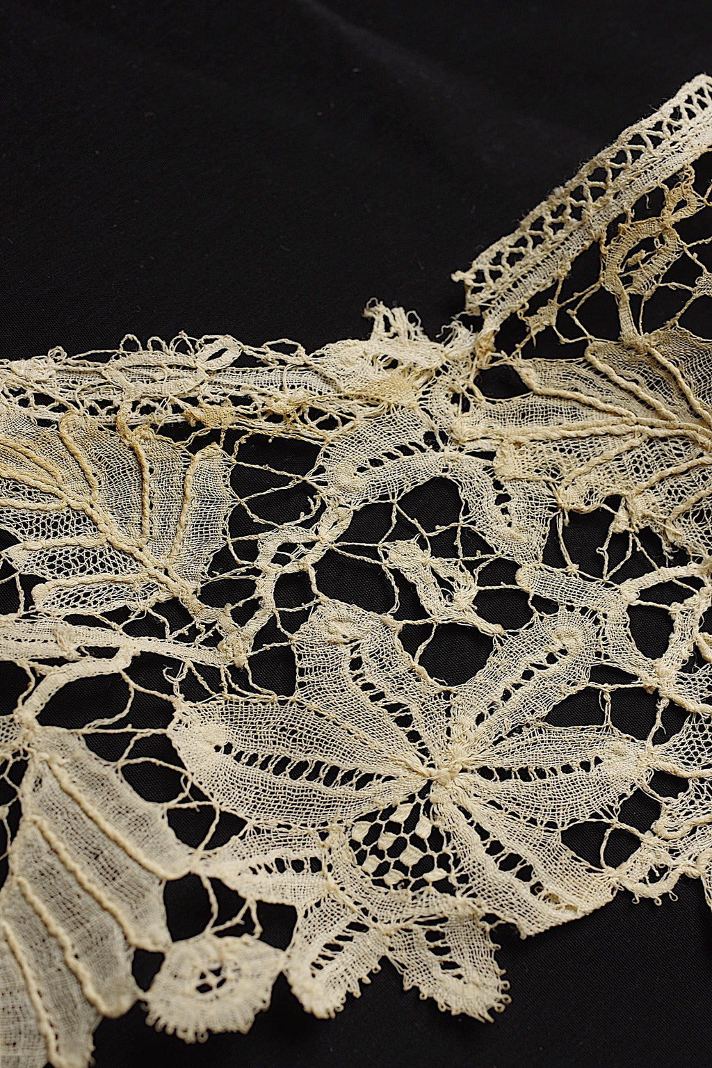 アンティークレース dentelle ancienne　ホニトン　