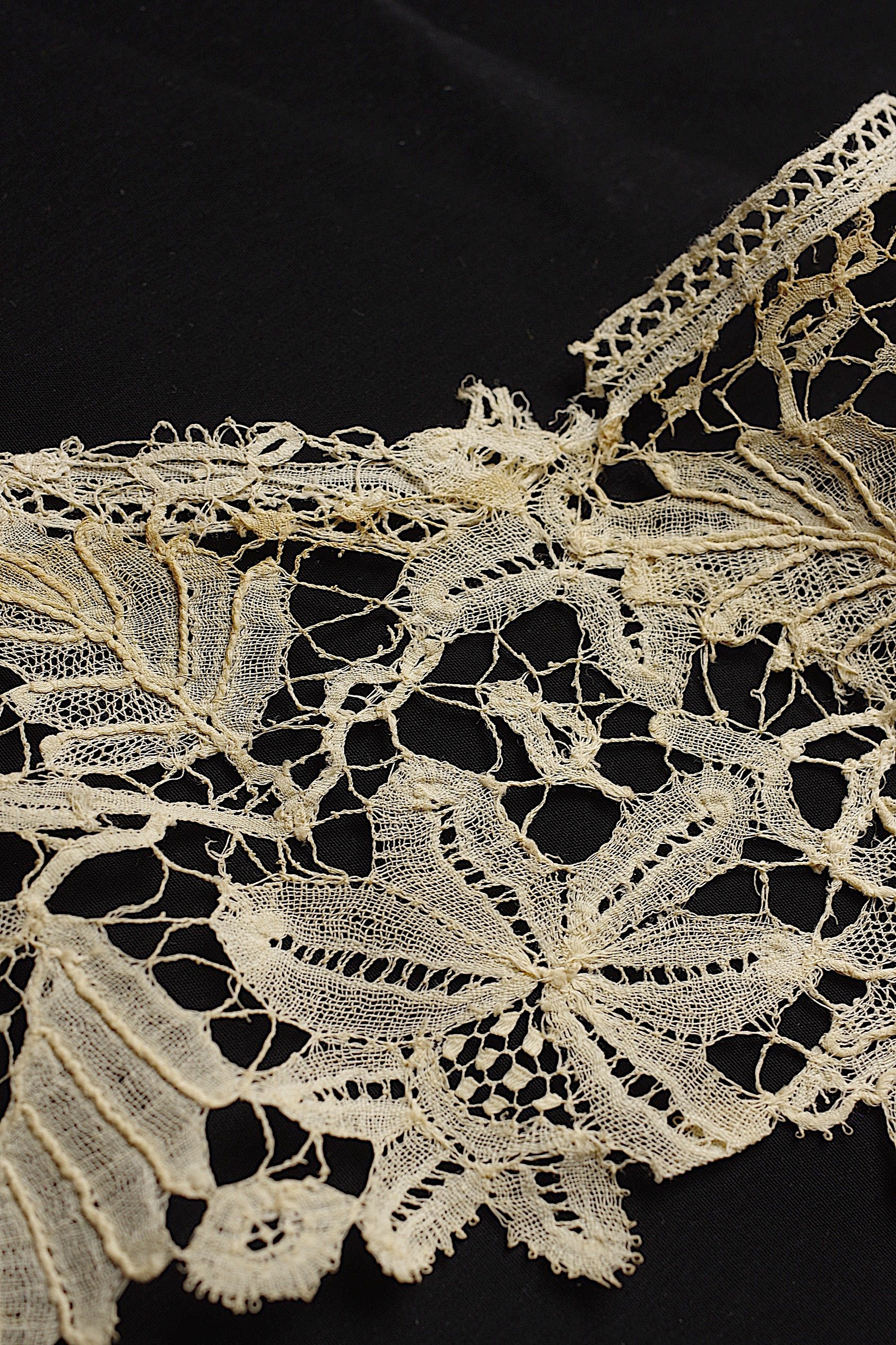 アンティークレース dentelle ancienne　ホニトン　
