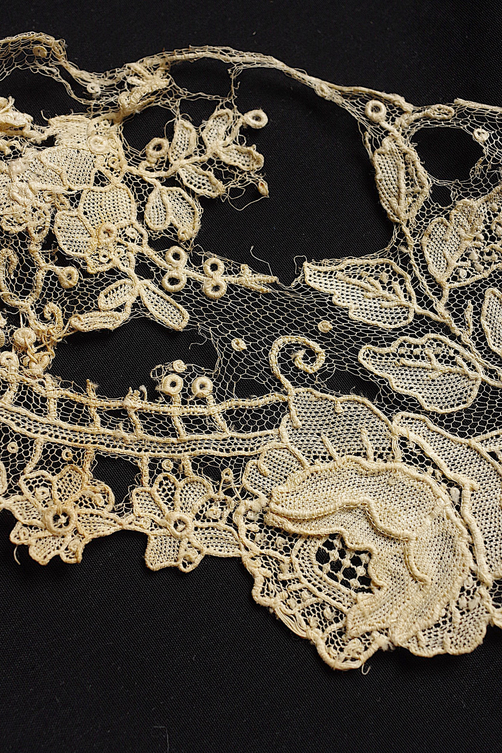 アンティークレース dentelle ancienne　ブリュクセルレース  ハギレ