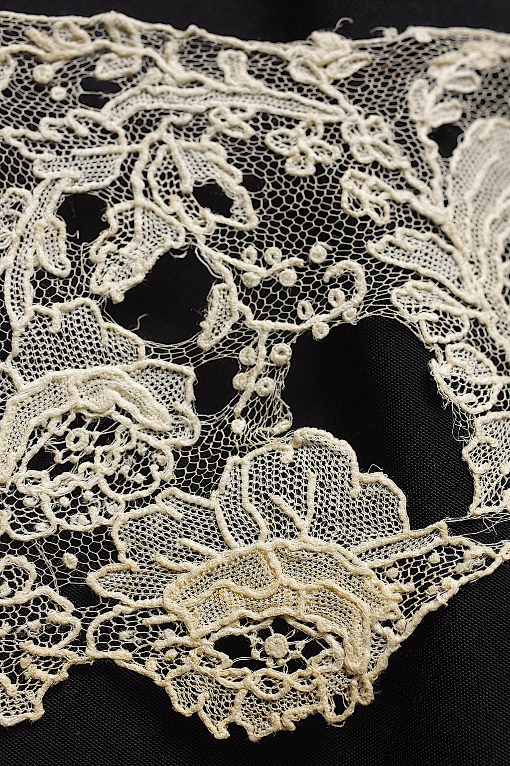 アンティークレース dentelle ancienne　ブリュクセルレース  ハギレ