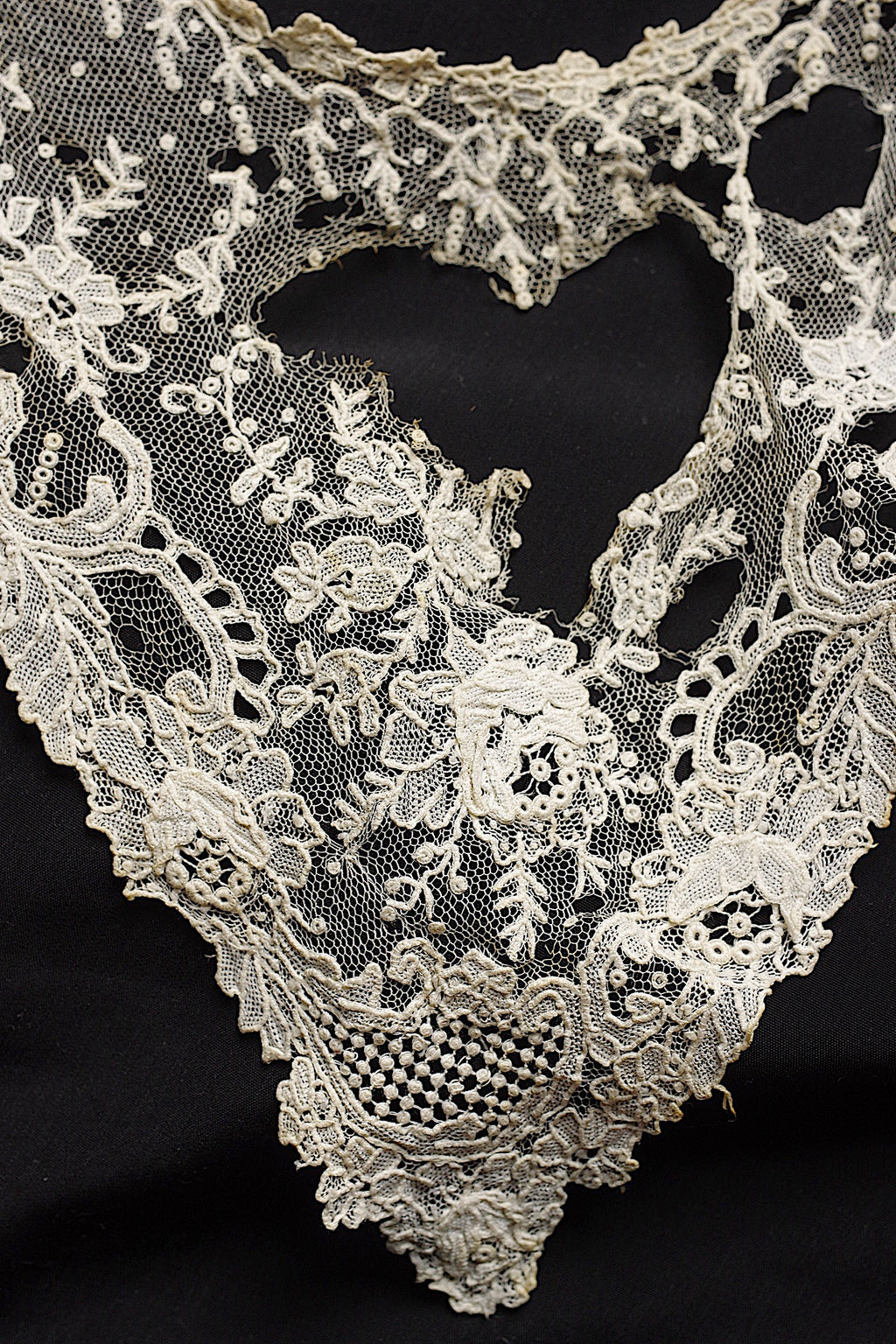 アンティークレース dentelle ancienne　ブリュクセルレース  ハギレ