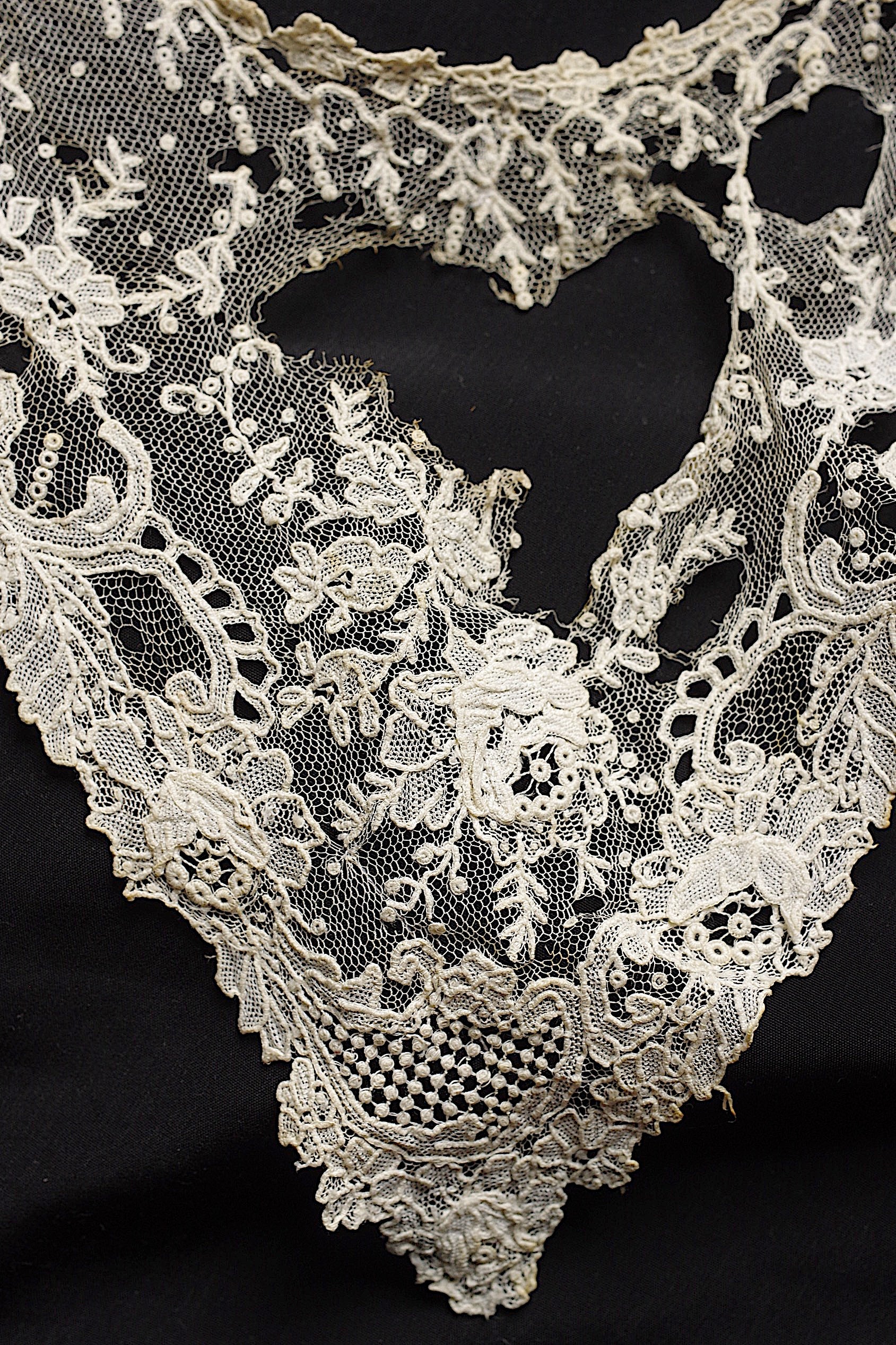 アンティークレース dentelle ancienne　ブリュクセルレース  ハギレ