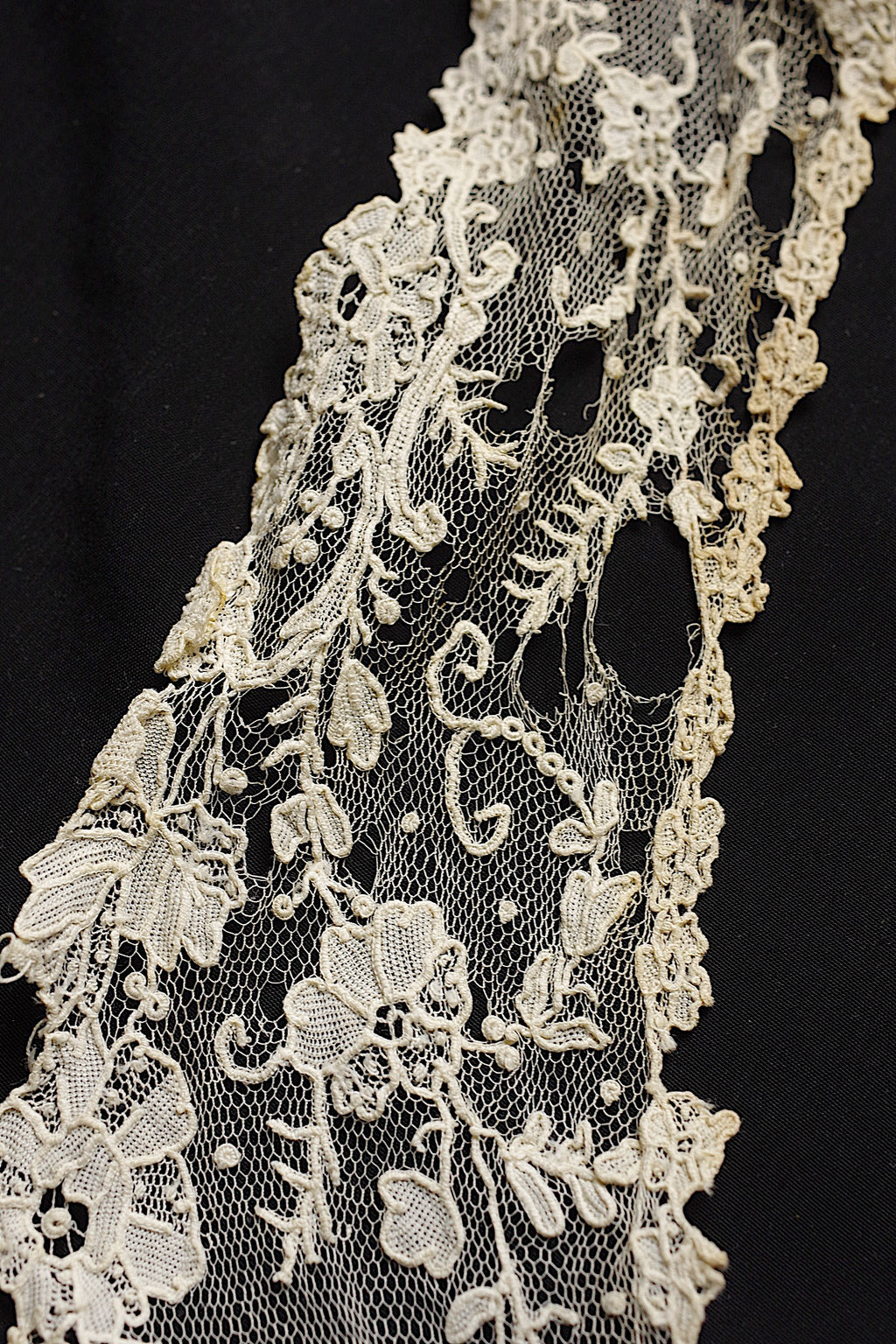 アンティークレース dentelle ancienne　ブリュクセルレース  ハギレ