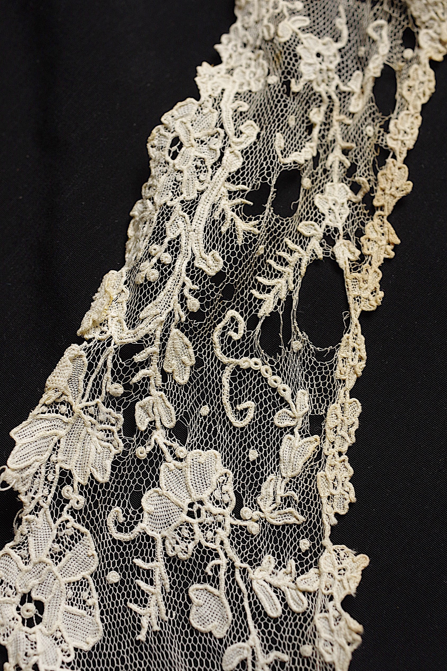 アンティークレース dentelle ancienne　ブリュクセルレース  ハギレ