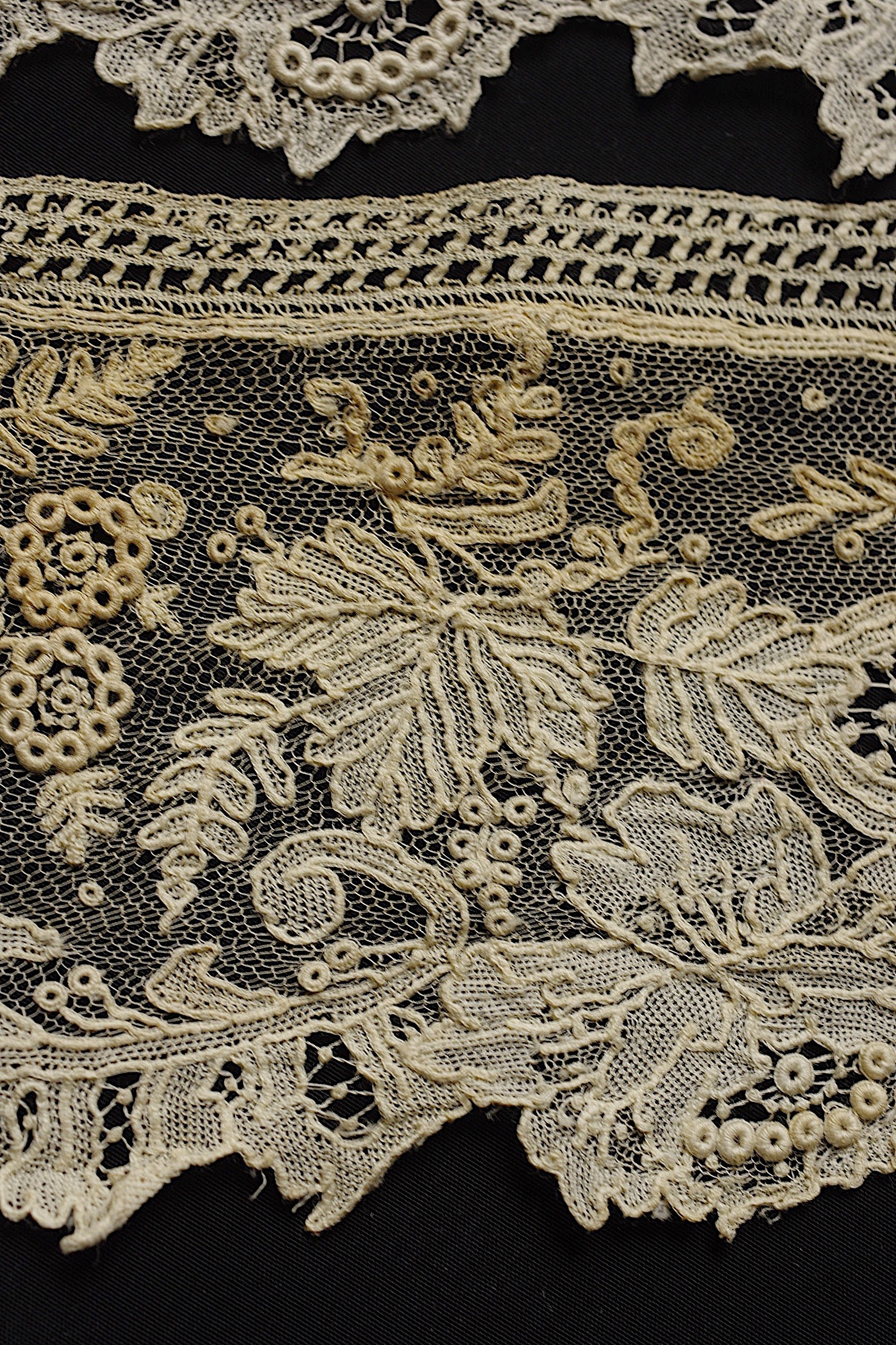 アンティークレース dentelle ancienne　ブリュクセルレース　ハギレ5本