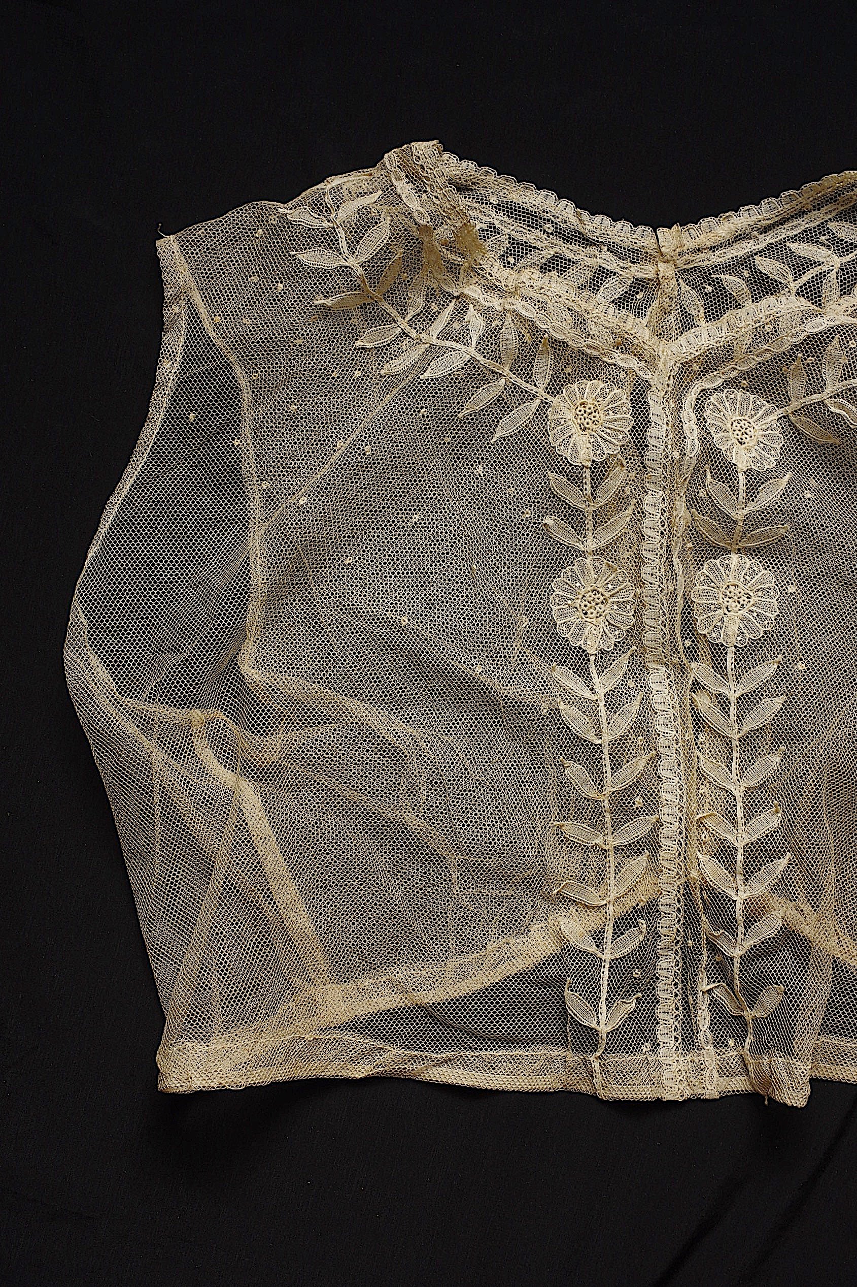 アンティークレース dentelle ancienne　チュールジレ
