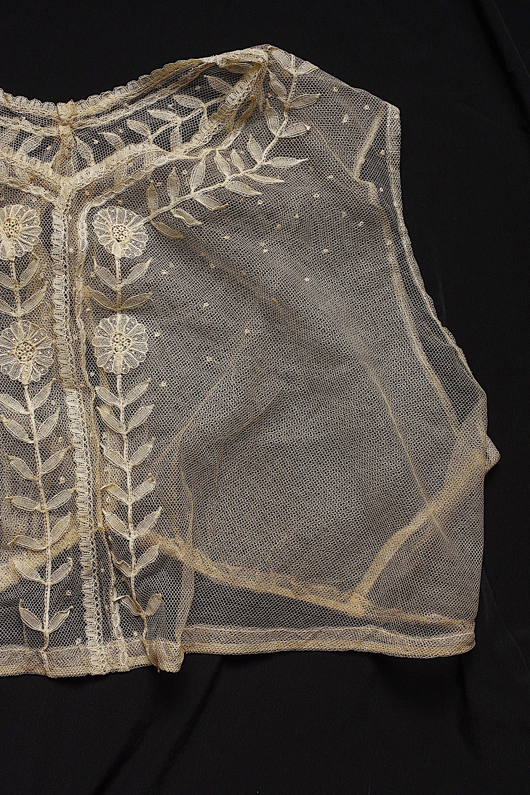 アンティークレース dentelle ancienne　チュールジレ