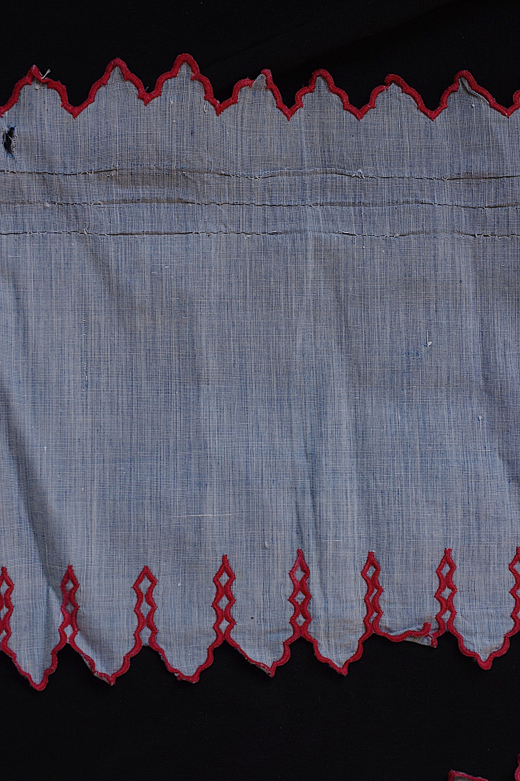 アンティークレース dentelle ancienne　赤刺繍lot