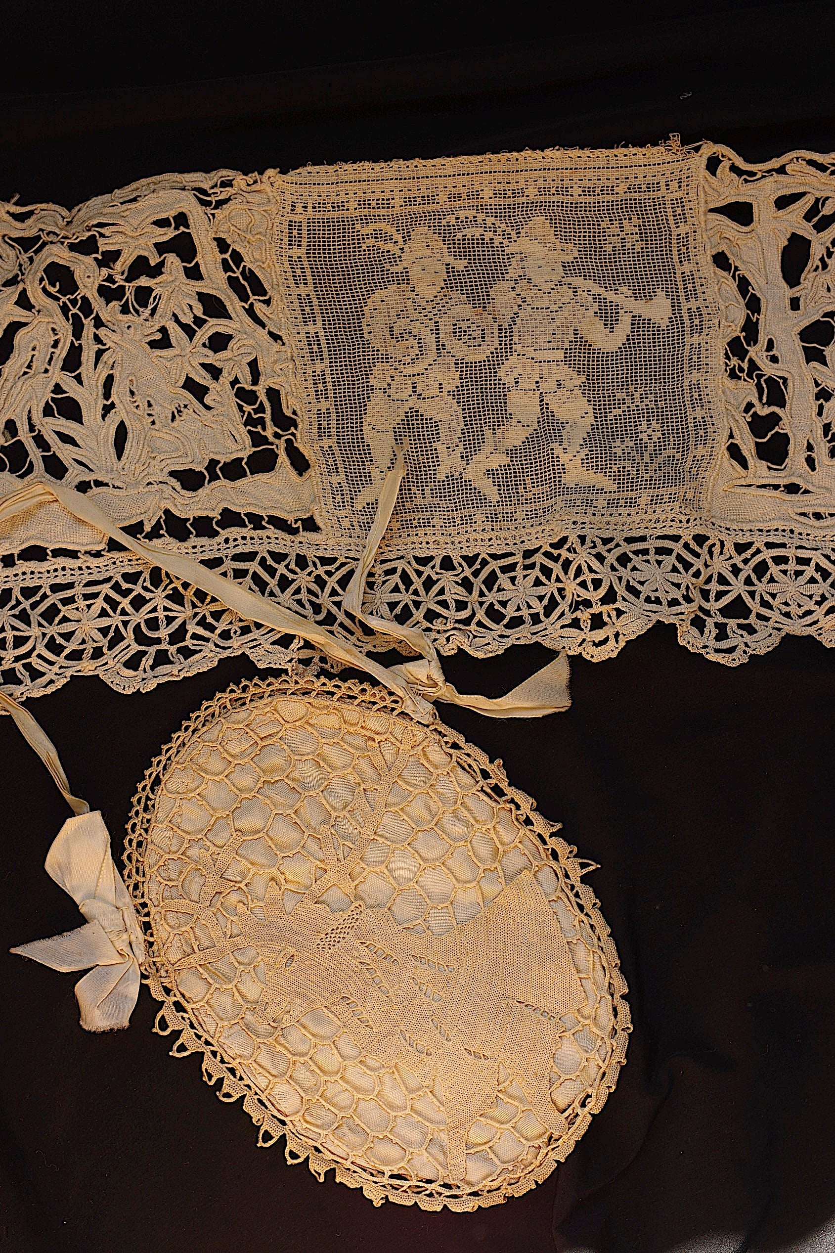 アンティークレース dentelle ancienne　刺繍ハギレ　ポシェット