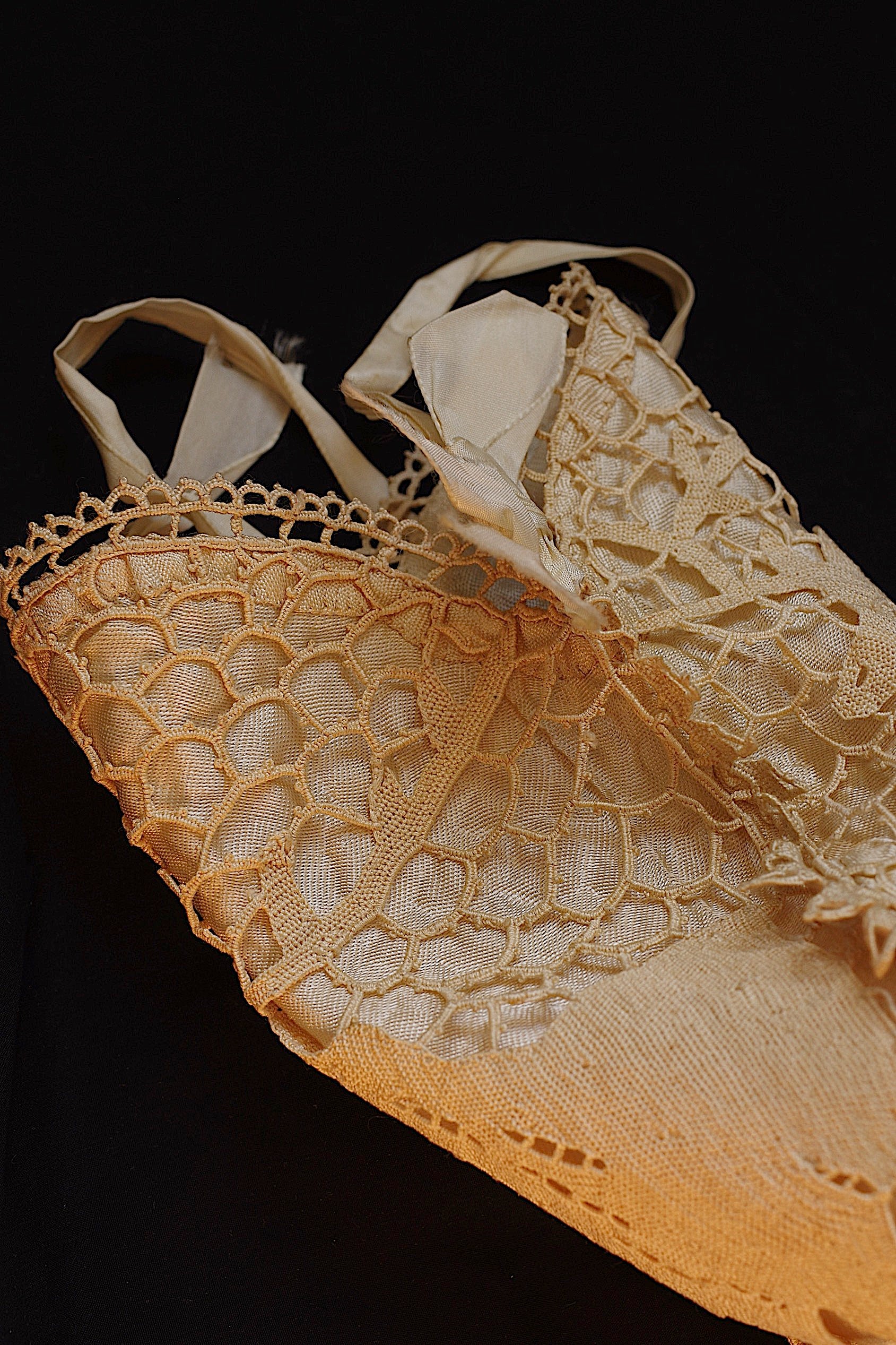 アンティークレース dentelle ancienne　刺繍ハギレ　ポシェット