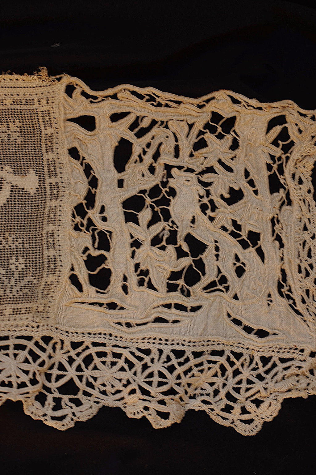 アンティークレース dentelle ancienne　刺繍ハギレ　ポシェット