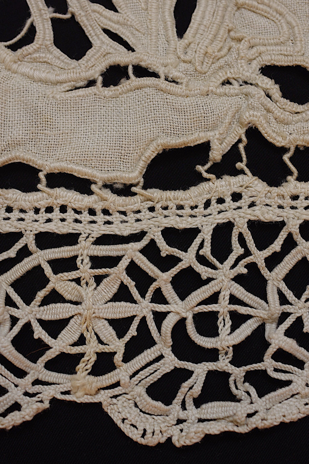アンティークレース dentelle ancienne　刺繍ハギレ　ポシェット