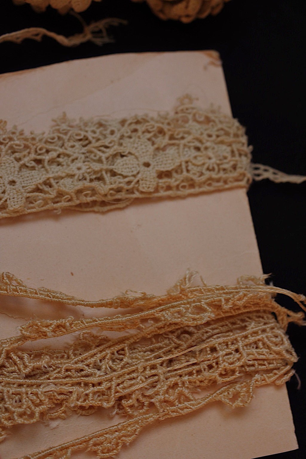 アンティークレース dentelle ancienne　モチーフ　レース