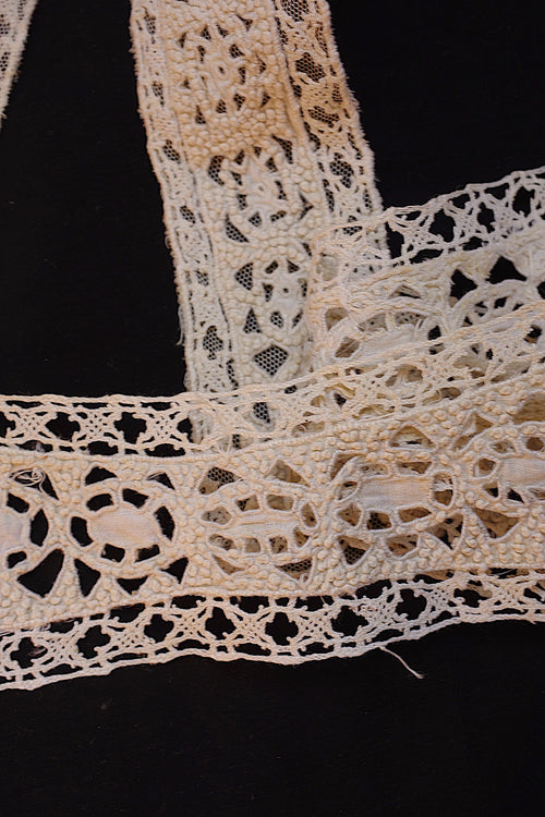 アンティークレース dentelle ancienne　パーツ2つ