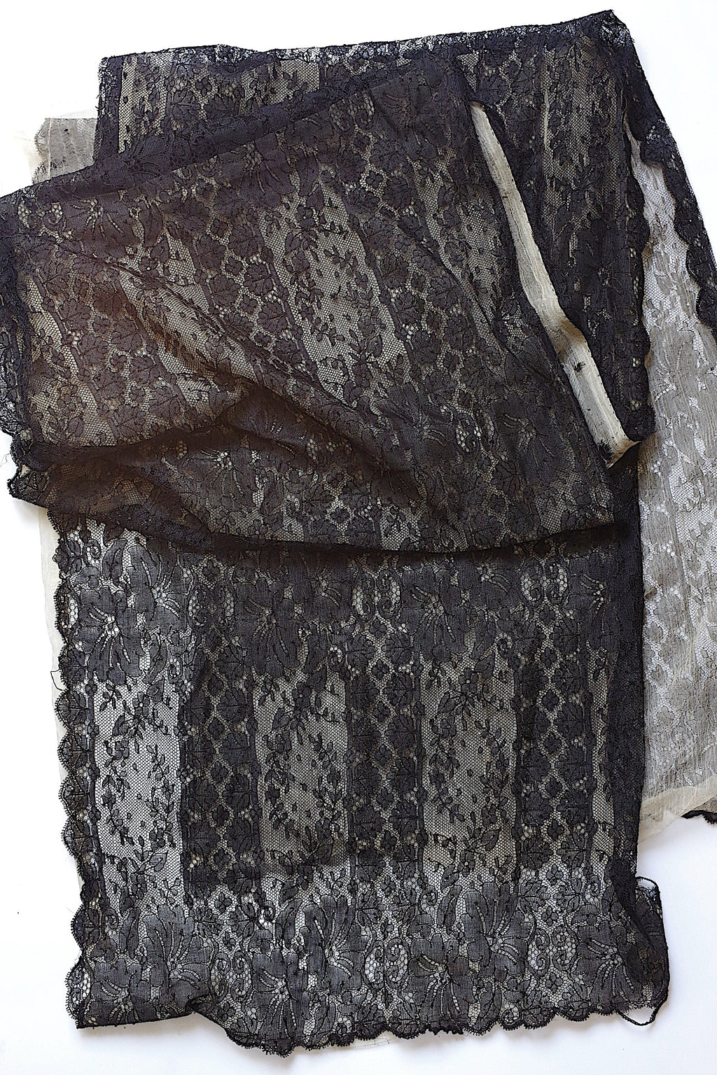 アンティークレース dentelle ancienne　シャンティイ　ショール