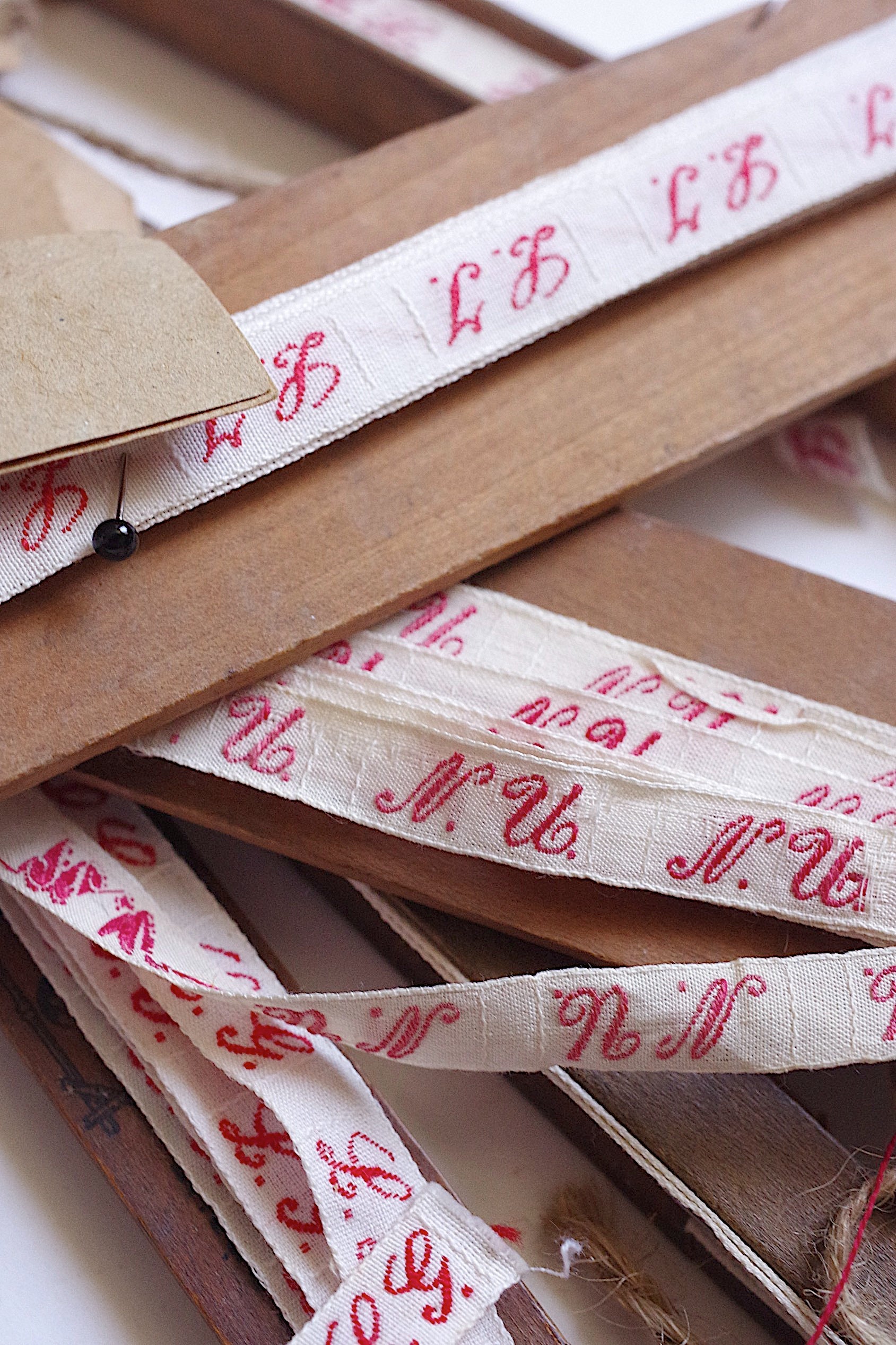 アンティークイニシャルテープ　Ruban adhésif monogramme ancien 3