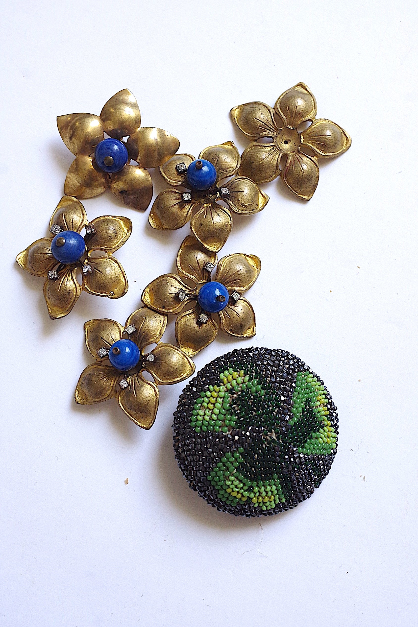 アンティークボタンとパーツ antique boutons lot