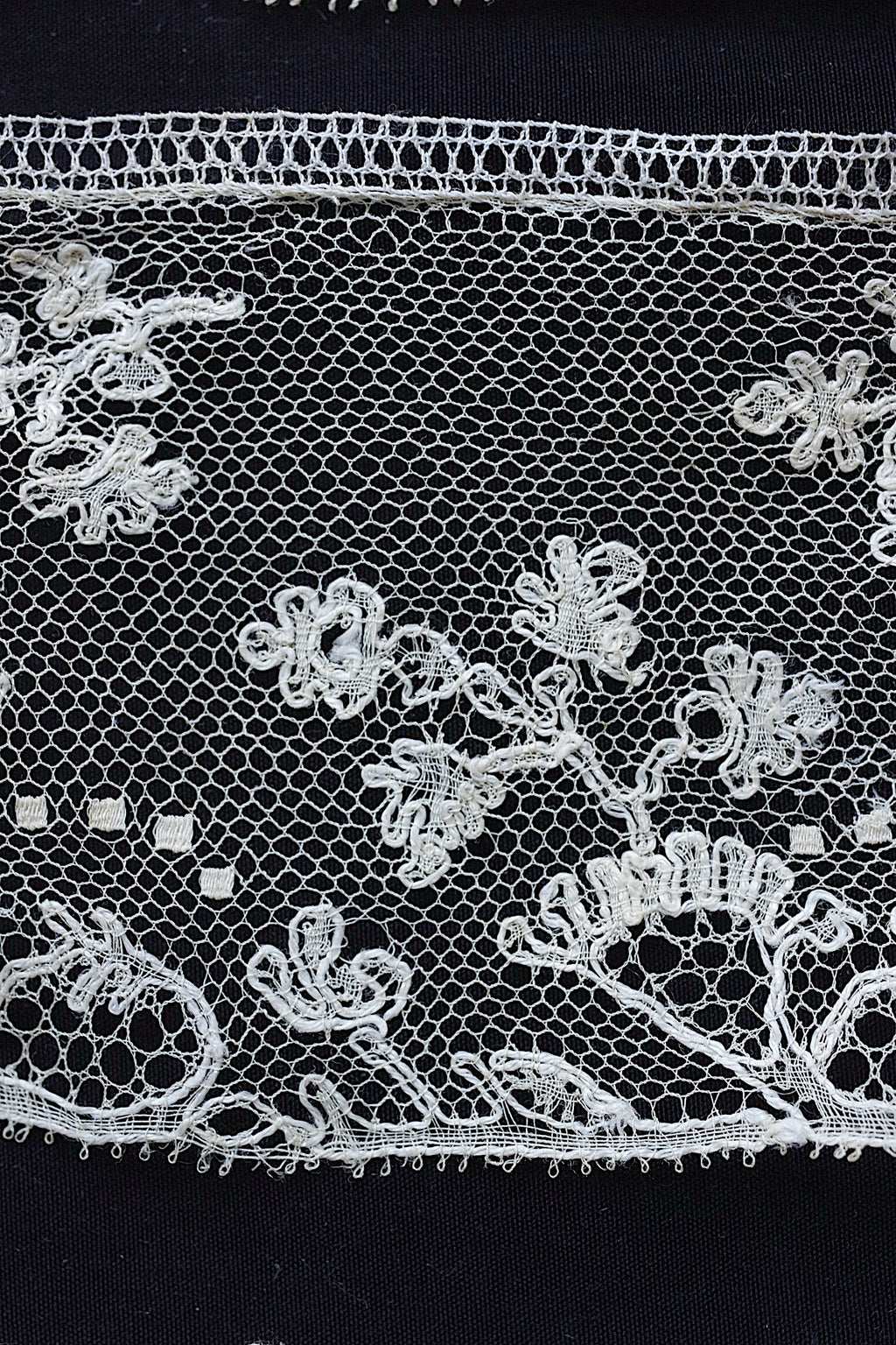 アンティークレース dentelle ancienne 素材用　ハギレlot1