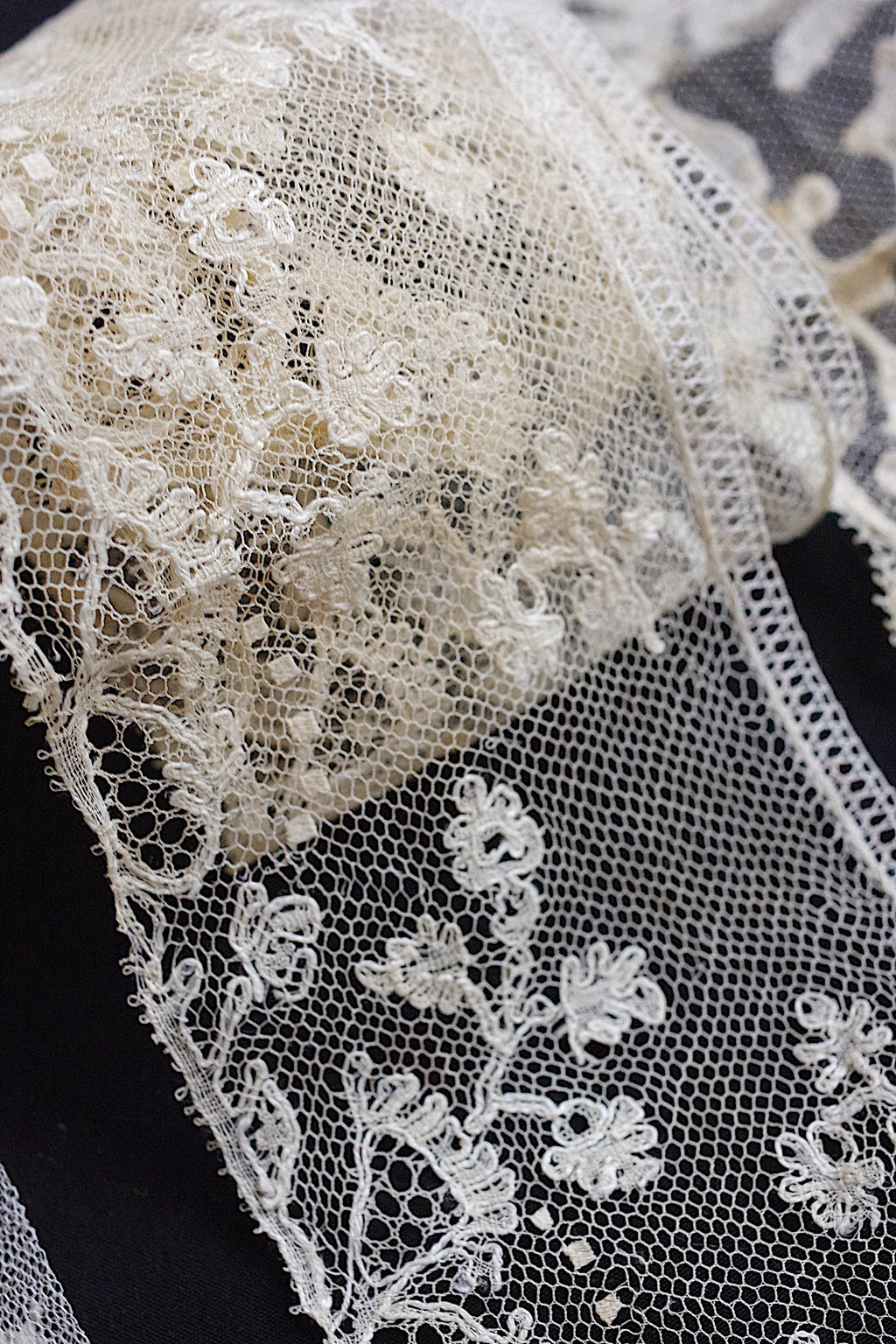 アンティークレース dentelle ancienne 素材用　ハギレlot1