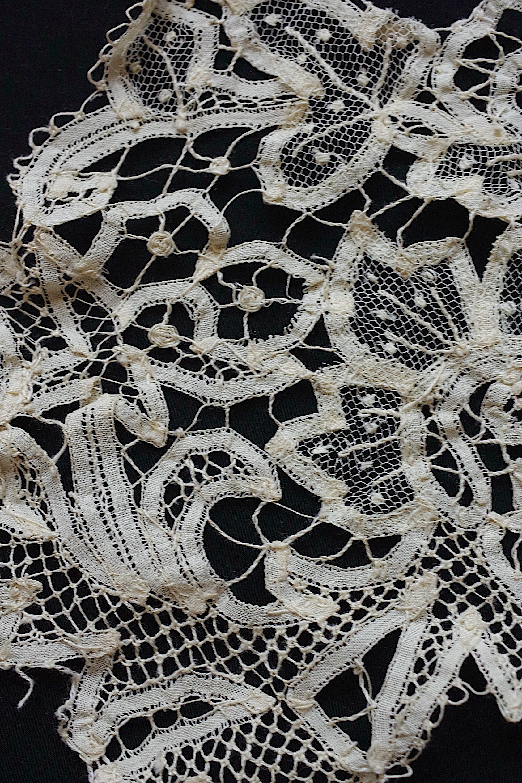 アンティークレース dentelle ancienne 素材用　ハギレlot2