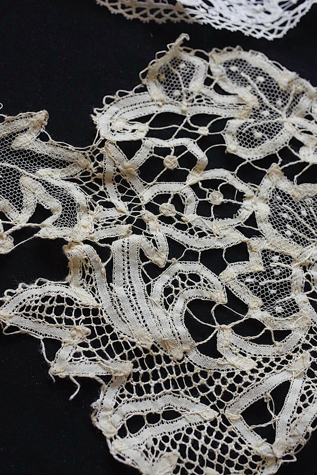 アンティークレース dentelle ancienne 素材用　ハギレlot2
