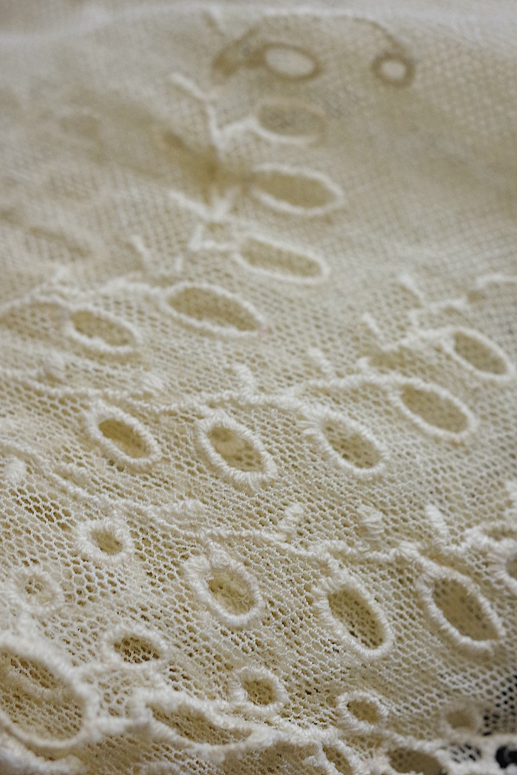 アンティークレース dentelle ancienne 素材用　ハギレlot3