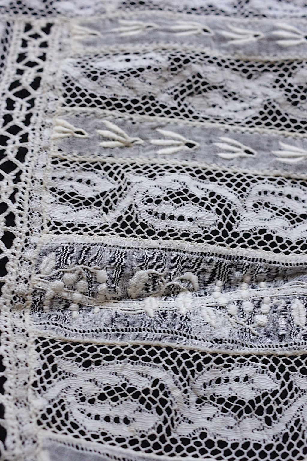 アンティークレース dentelle ancienne 素材用　ハギレlot4