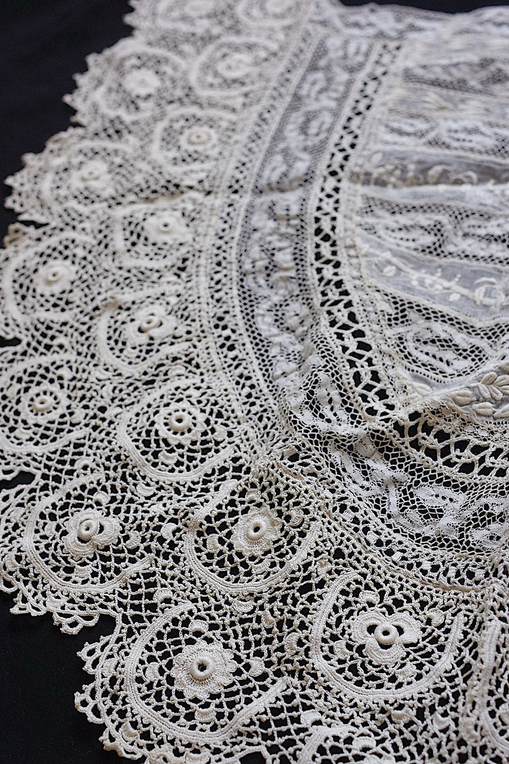アンティークレース dentelle ancienne 素材用　ハギレlot4
