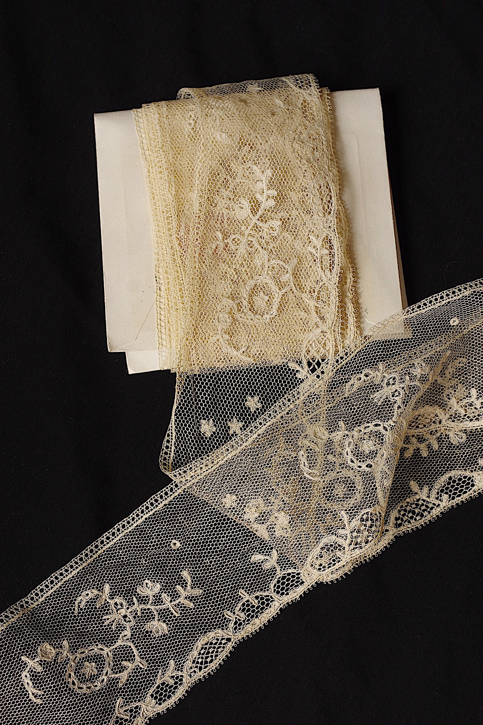 アンティークレース dentelle ancienne 208cm