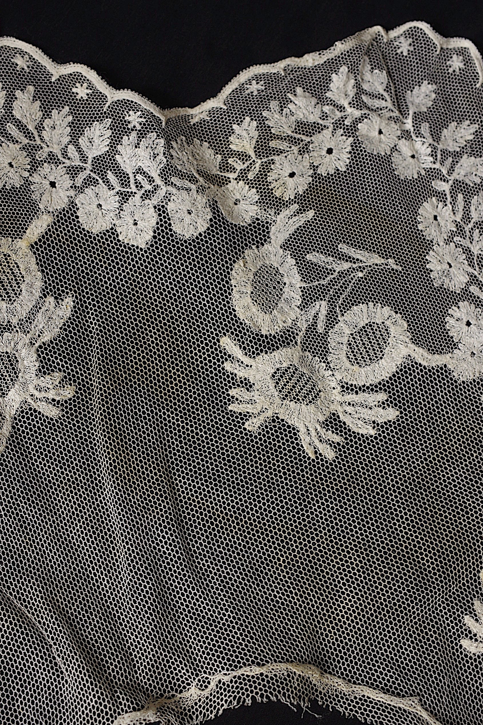 アンティークレース dentelle ancienne 襟2つ