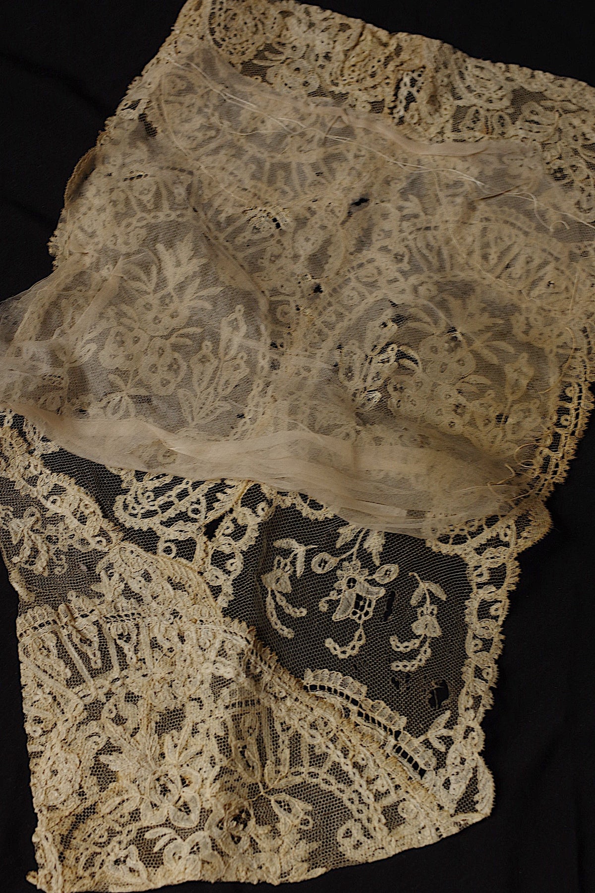 アンティークレース dentelle ancienne ハギレ　素材用