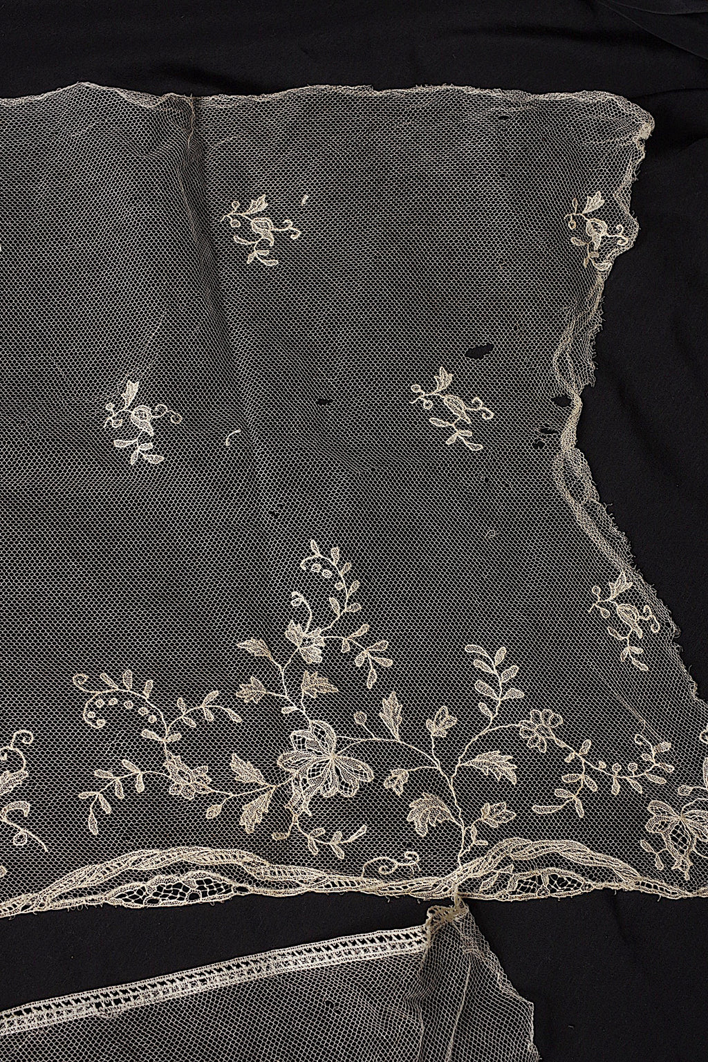 アンティークレース dentelle ancienne ハギレ　素材用