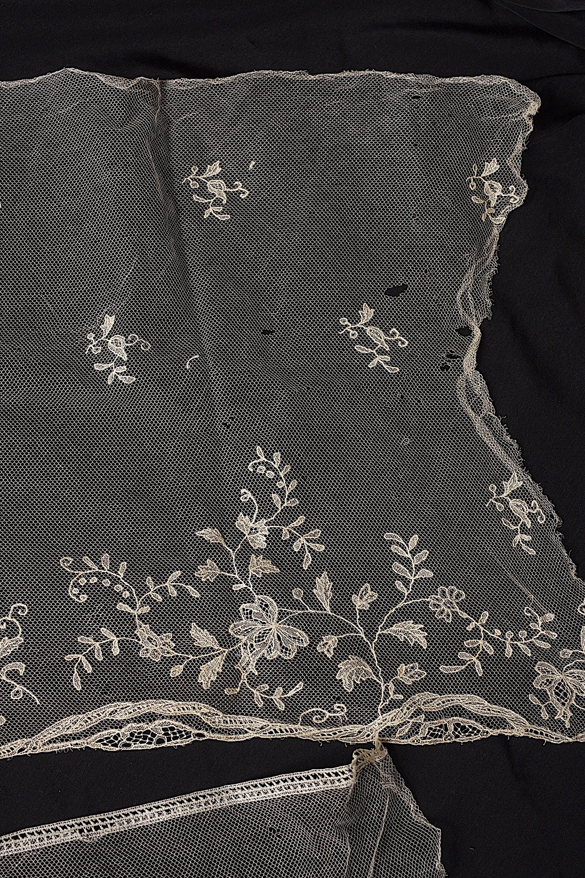 アンティークレース dentelle ancienne ハギレ　素材用