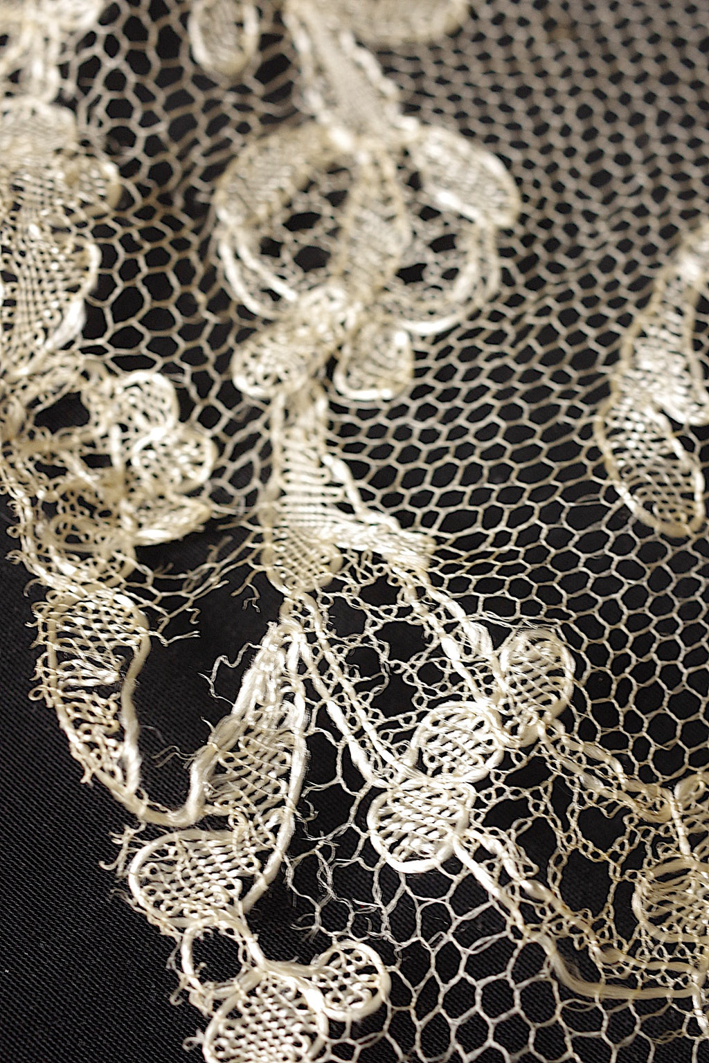 アンティークレース dentelle ancienne ブロンドレース　素材用