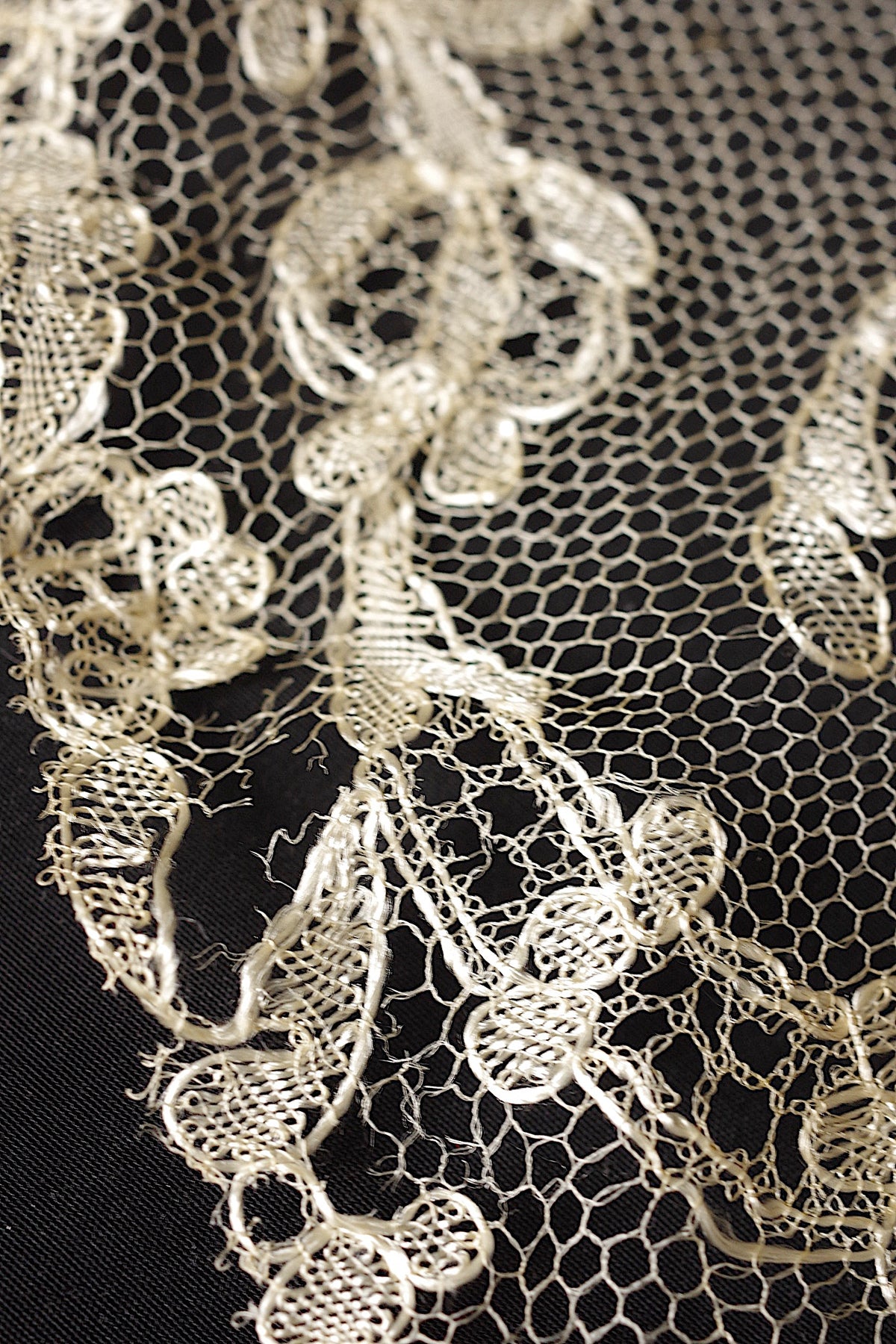 アンティークレース dentelle ancienne ブロンドレース　素材用