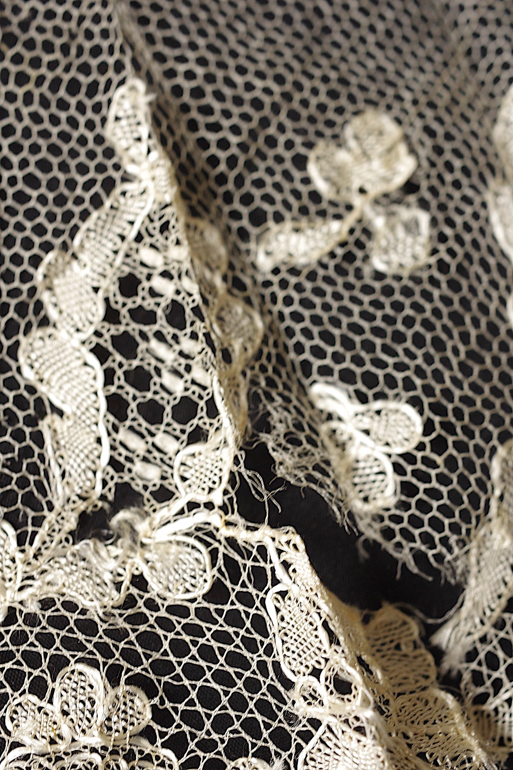 アンティークレース dentelle ancienne ブロンドレース　素材用