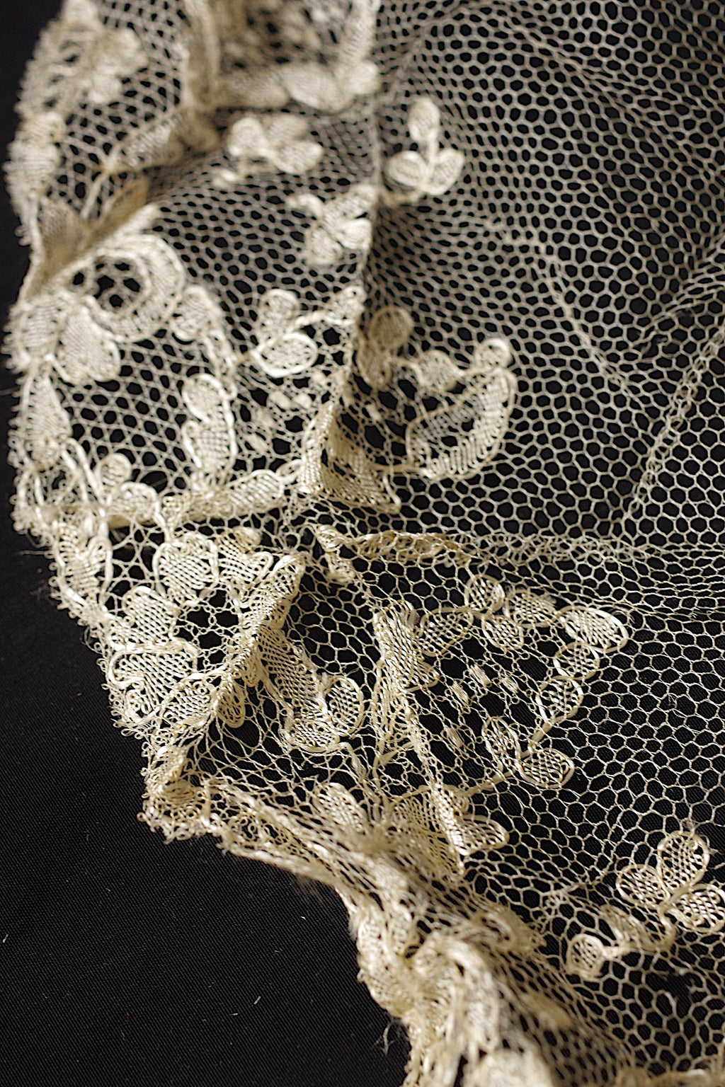 アンティークレース dentelle ancienne ブロンドレース　素材用