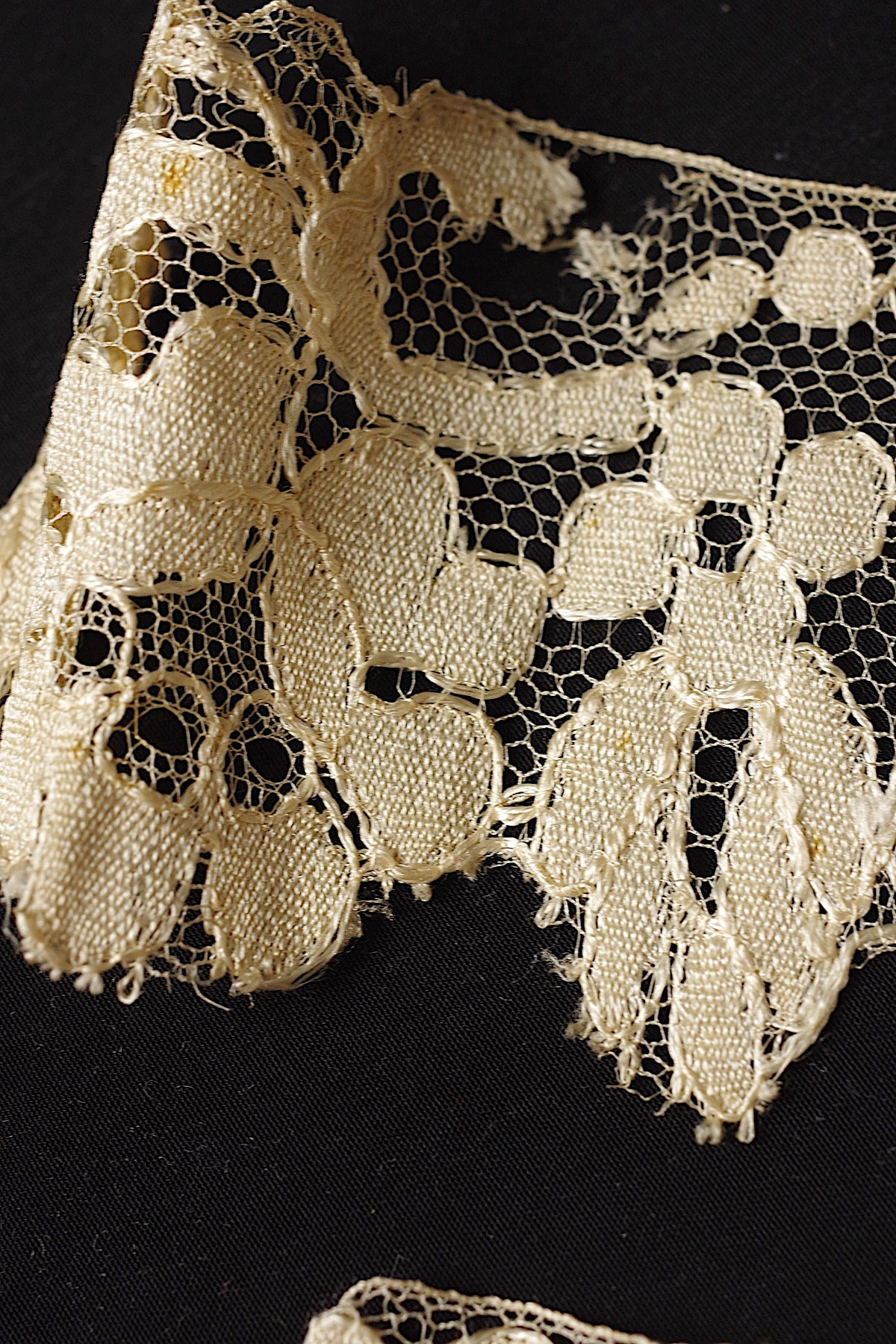 アンティークレース dentelle ancienne ブロンドレース　素材用