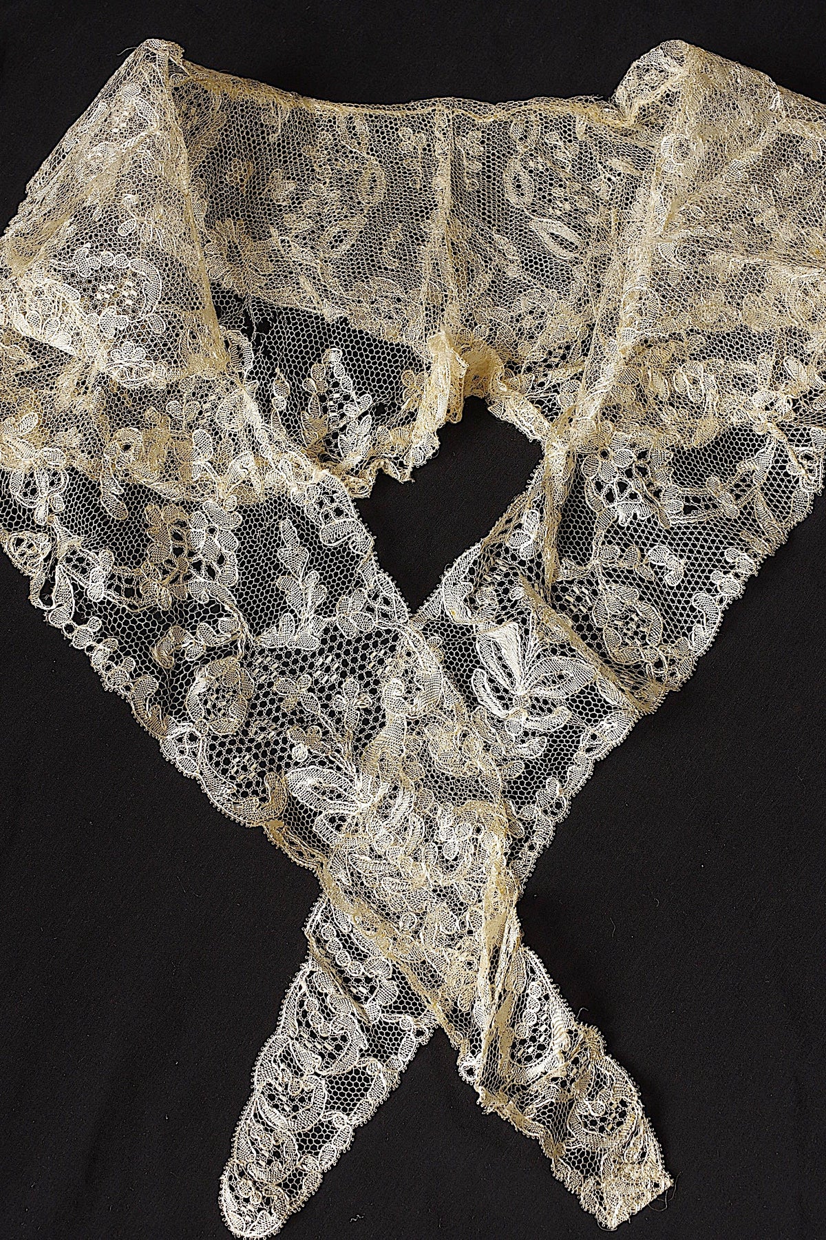 アンティークレース dentelle ancienne ブロンドレース　素材用