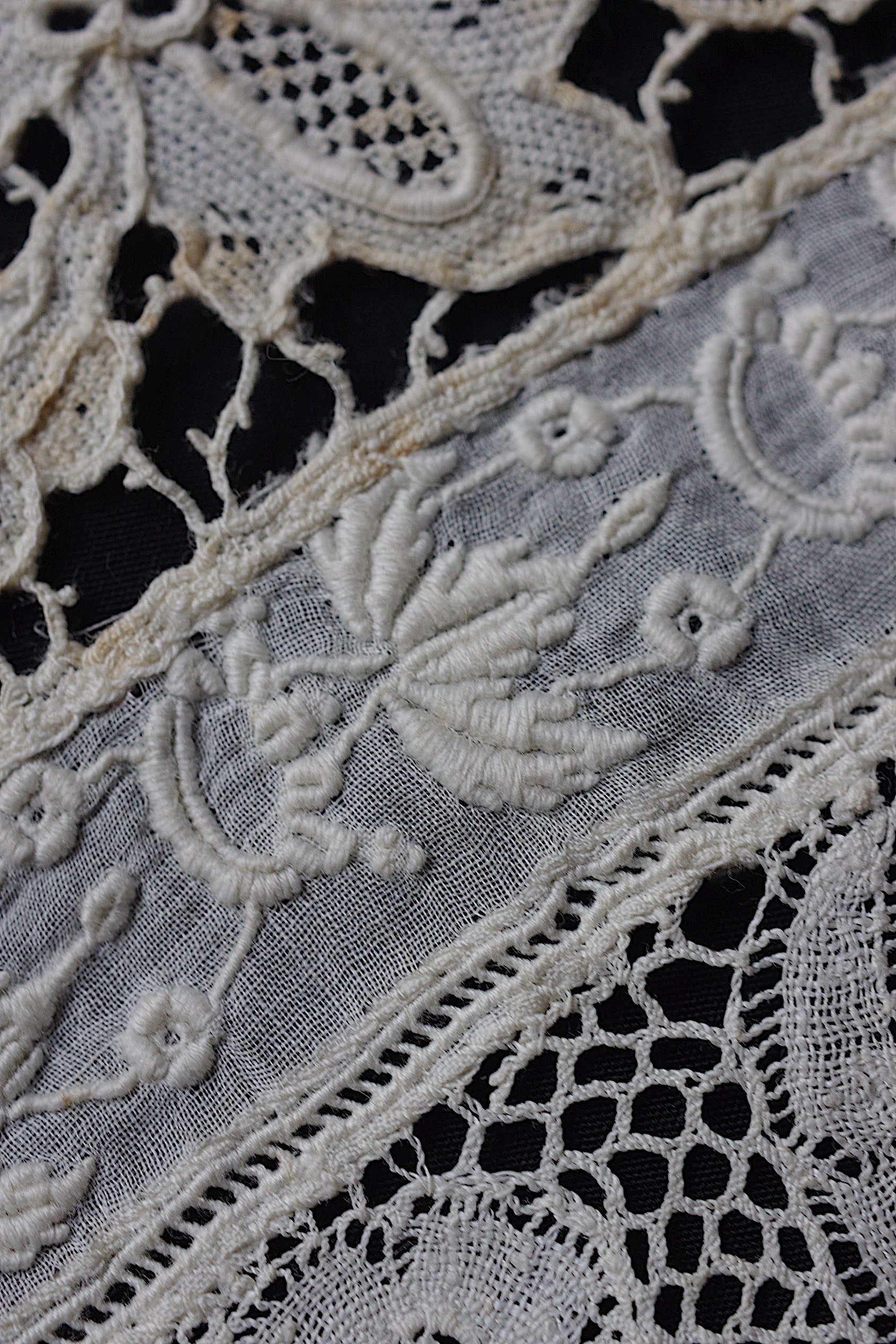 アンティークレース dentelle ancienne 襟2つ