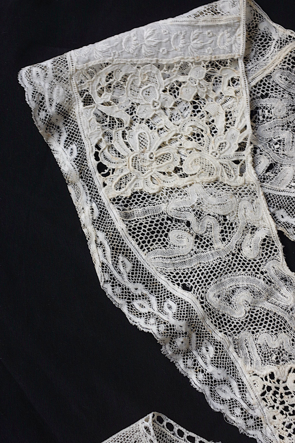 アンティークレース dentelle ancienne 襟2つ