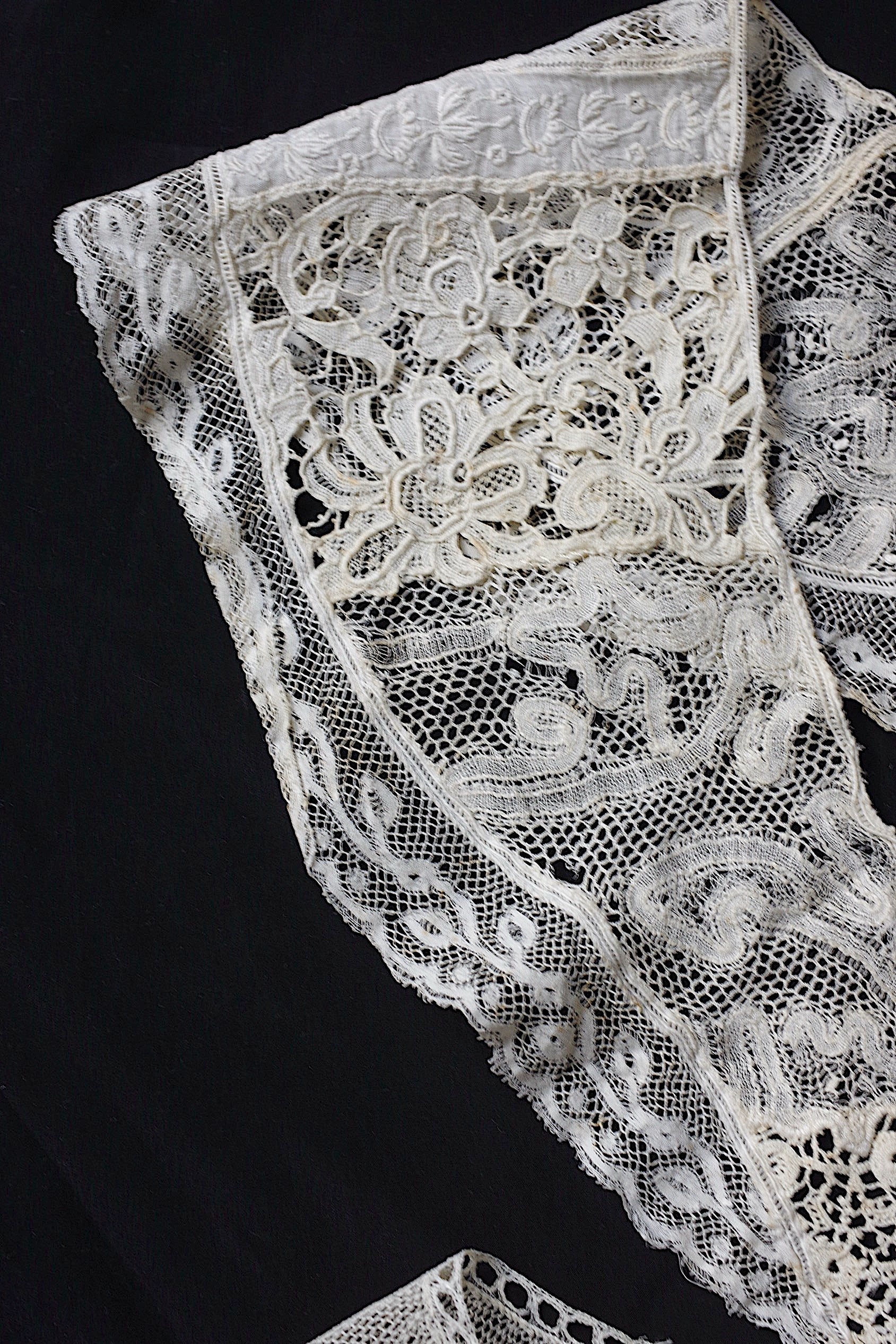 アンティークレース dentelle ancienne 襟2つ