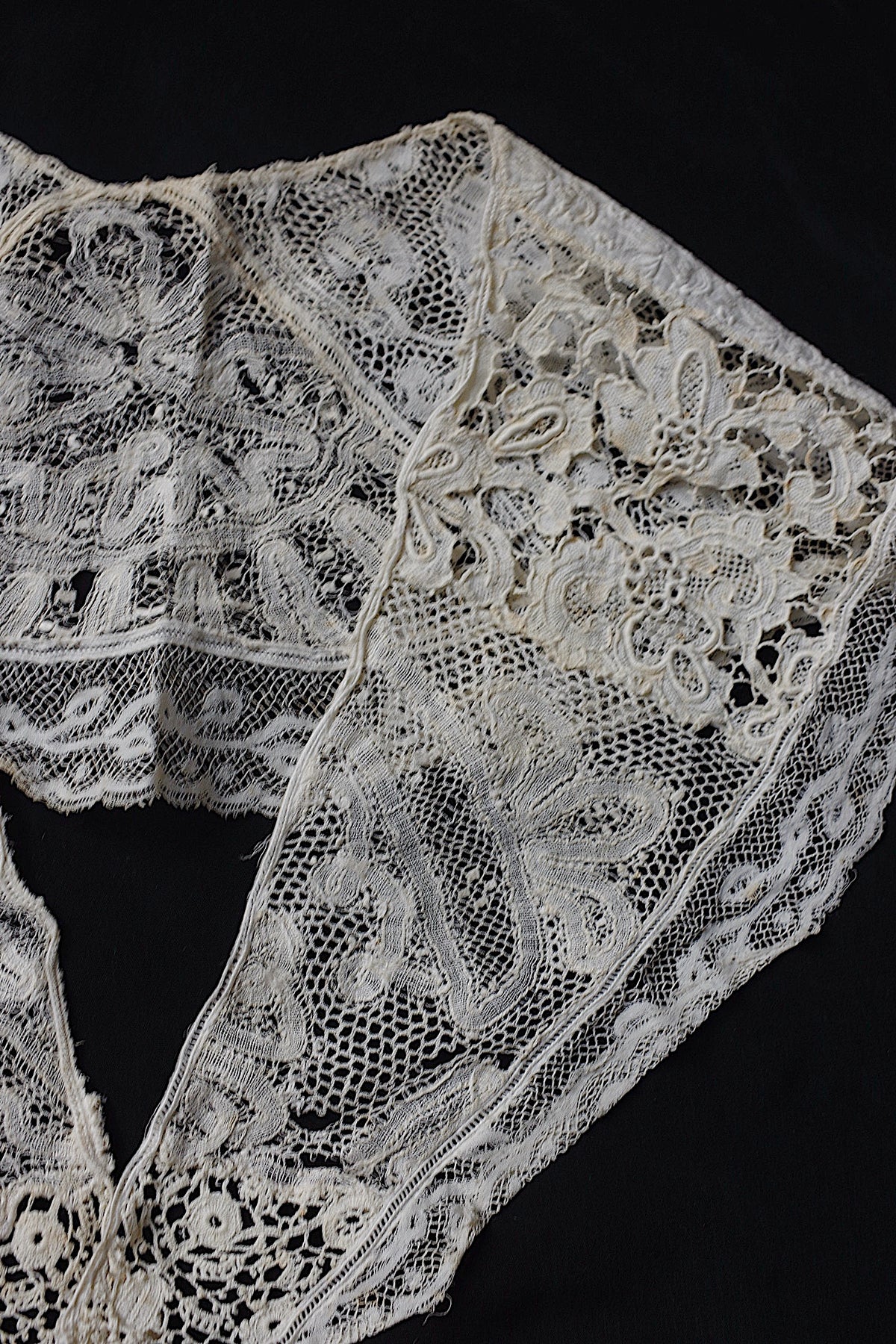 アンティークレース dentelle ancienne 襟2つ