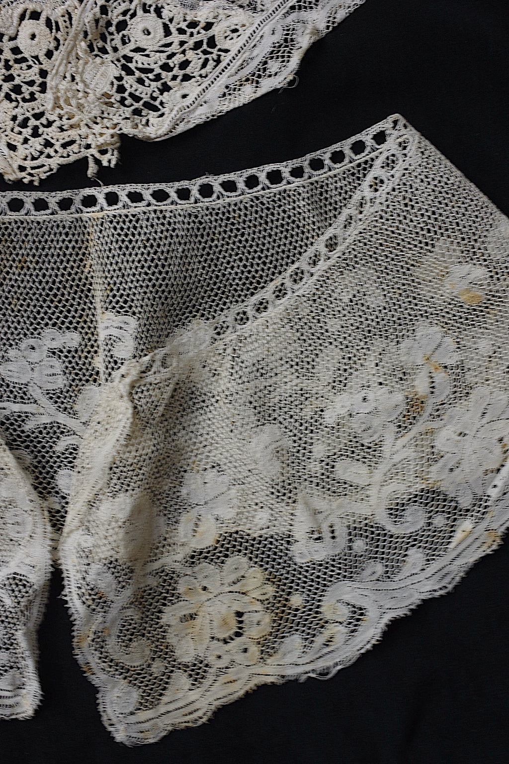 アンティークレース dentelle ancienne 襟2つ