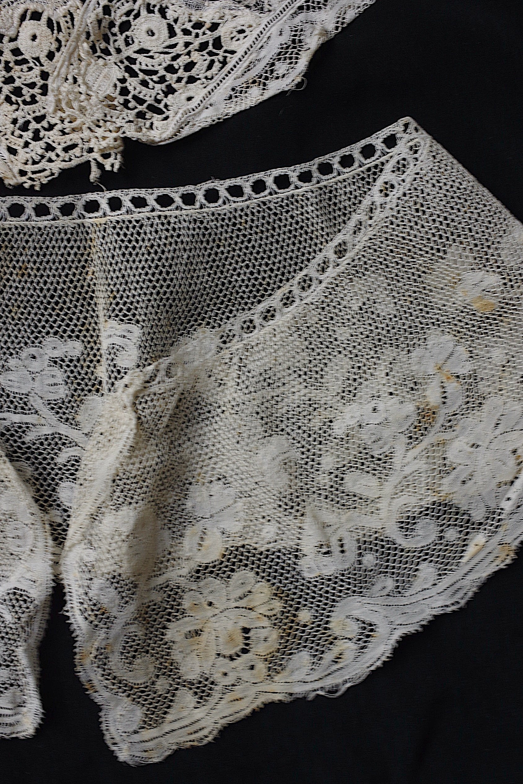 アンティークレース dentelle ancienne 襟2つ