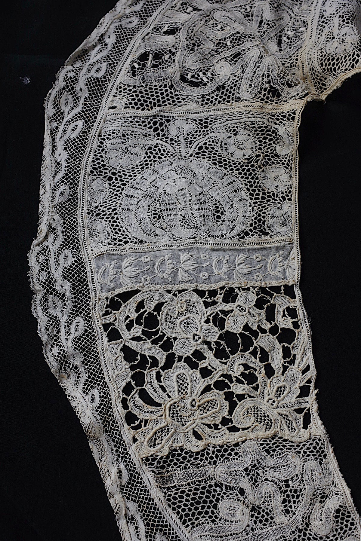 アンティークレース dentelle ancienne 襟2つ