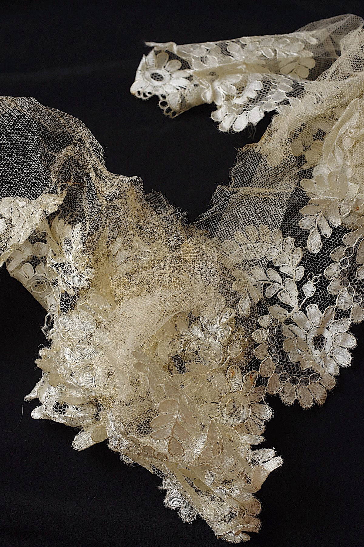 アンティークレース dentelle ancienne ブロンドレース　素材用