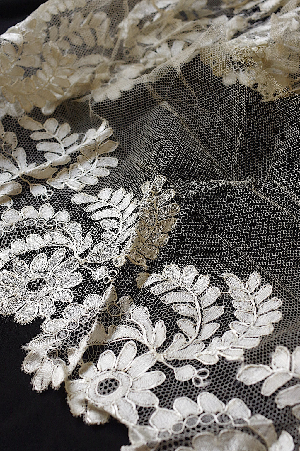 アンティークレース dentelle ancienne ブロンドレース　素材用