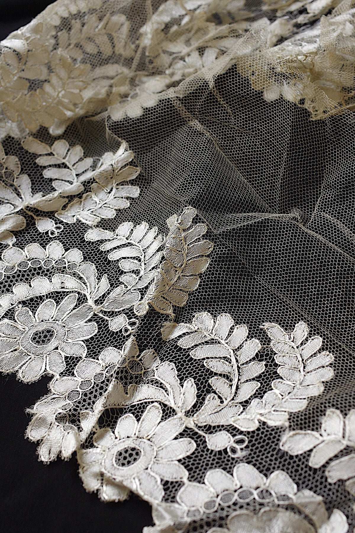 アンティークレース dentelle ancienne ブロンドレース　素材用