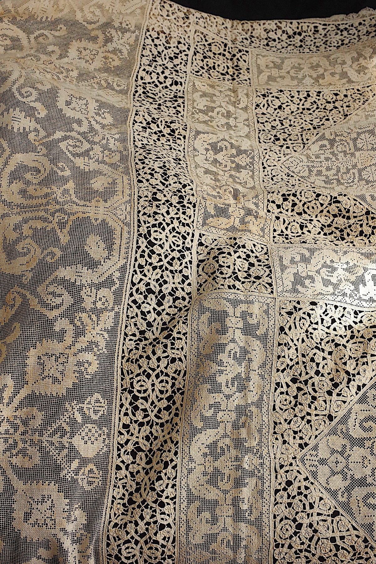 アンティークレースクロス　antique linge de maison